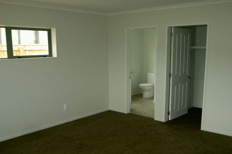 Photo of property in 56 Percy Kinsman Crescent, Riverstone Terraces, Upper Hutt, 5018