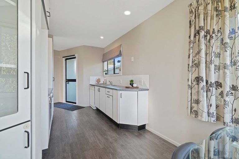 Photo of property in 11 Whelan Place, Hei Hei, Christchurch, 8042