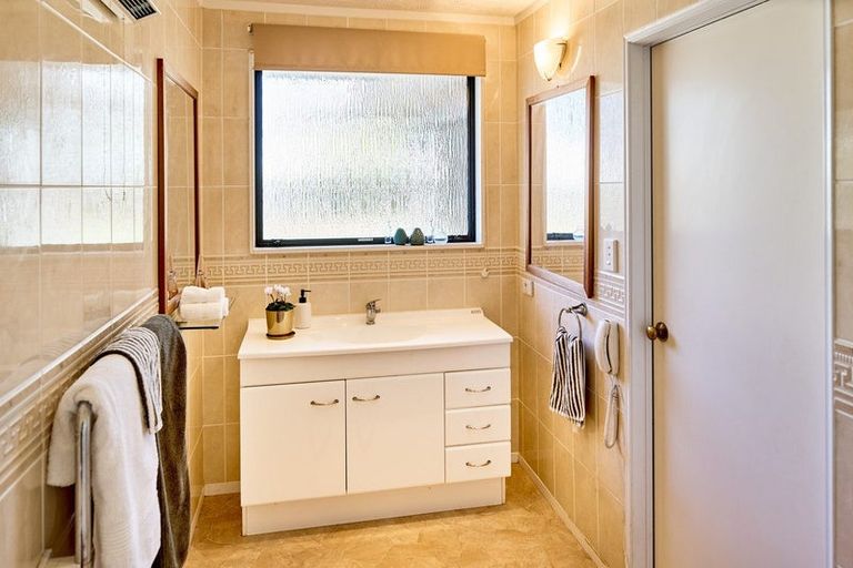 Photo of property in 1 The Top Gallant, Whitby, Porirua, 5024