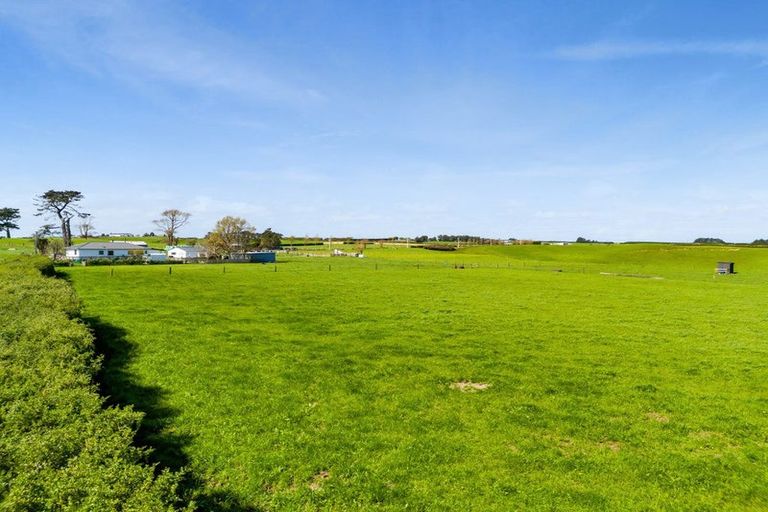 Photo of property in 43 Quinns Road, Normanby, Hawera, 4673