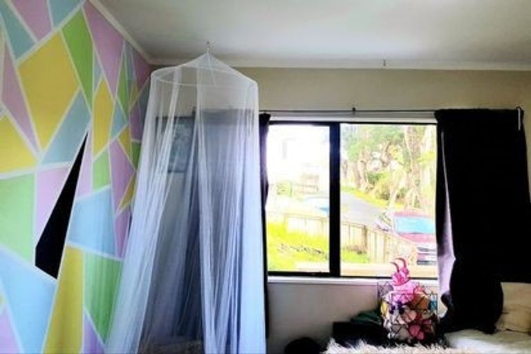 Photo of property in 2/20 Kamara Road, Glen Eden, Auckland, 0602