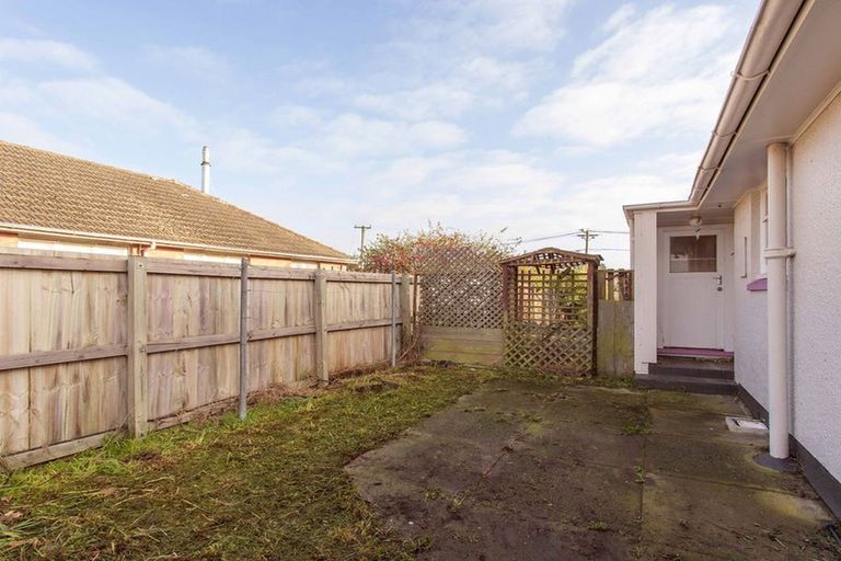 Photo of property in 16 Basingstoke Street, Aranui, Christchurch, 8061