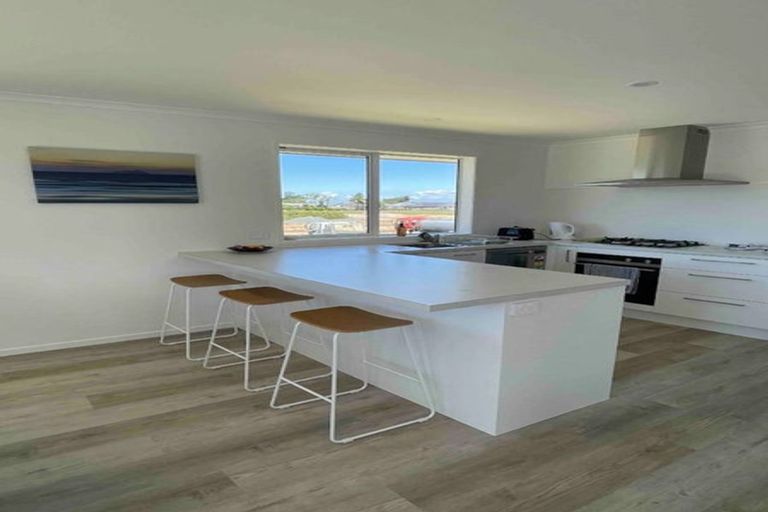 Photo of property in 5 Kahukaka Road, One Tree Point, 0118