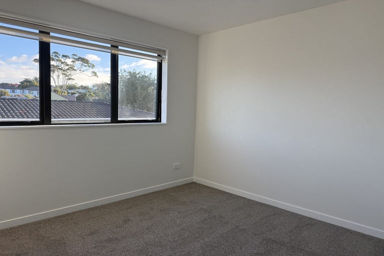 Photo of property in 296d Royal Road, Massey, Auckland, 0614