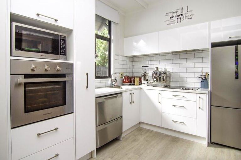 Photo of property in 12 Napier Road, Terrace End, Palmerston North, 4410