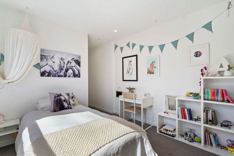 Photo of property in 24 Motuora Road, Manly, Whangaparaoa, 0930