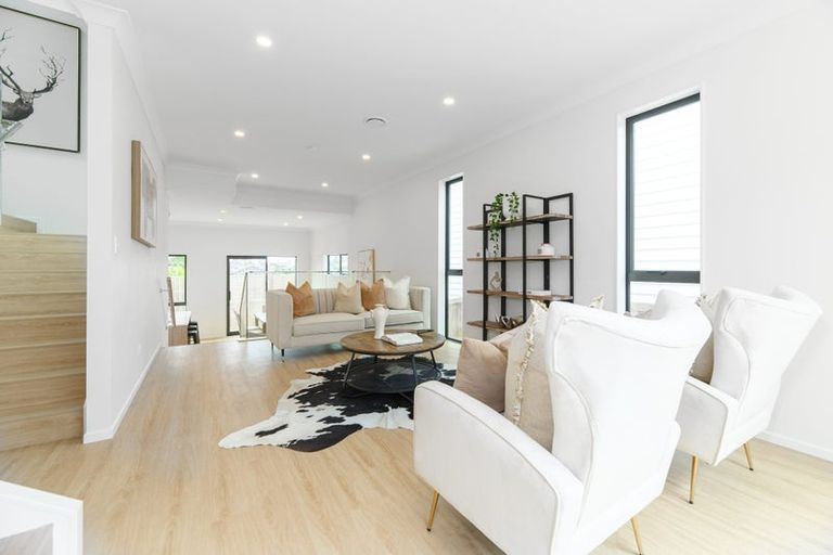 Photo of property in 1/11a Falstone Lane, Browns Bay, Auckland, 0630