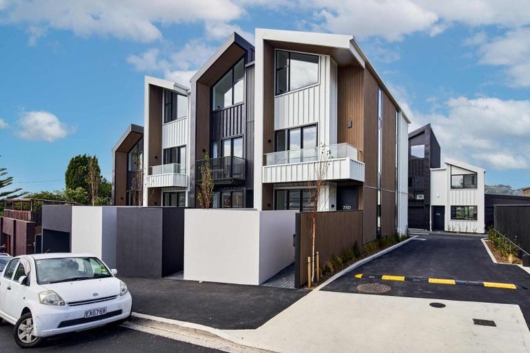 Photo of property in 25c Thompson Street, Mount Cook, Wellington, 6011