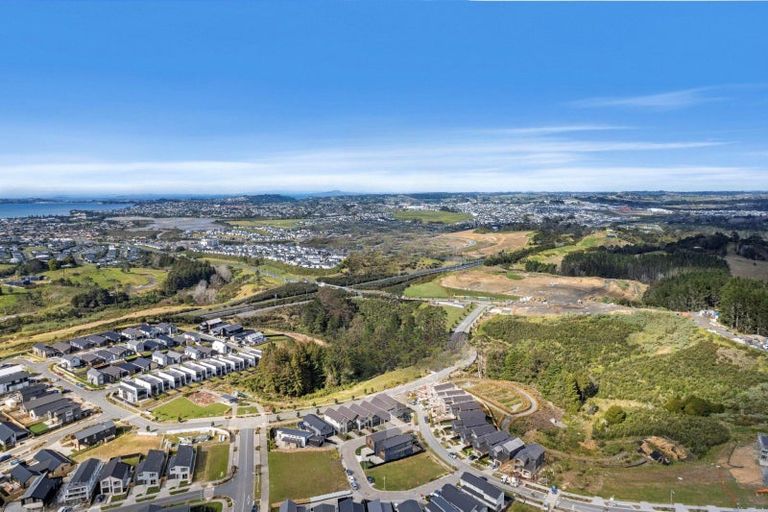 Photo of property in 47 Kikorangi Drive, Wainui, 0992