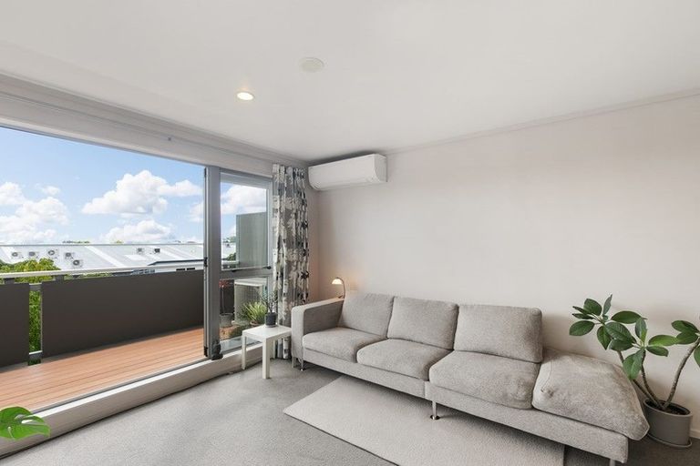 Photo of property in 325/26 Morningside Drive, Morningside, Auckland, 1025