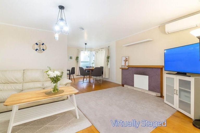 Photo of property in 522 Beach Road, Murrays Bay, Auckland, 0630