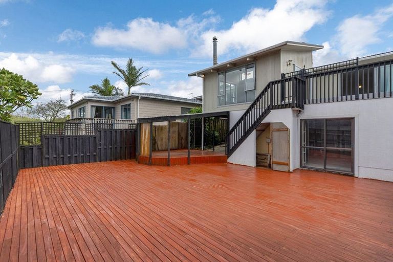 Photo of property in 245 Sunset Road, Sunnynook, Auckland, 0632