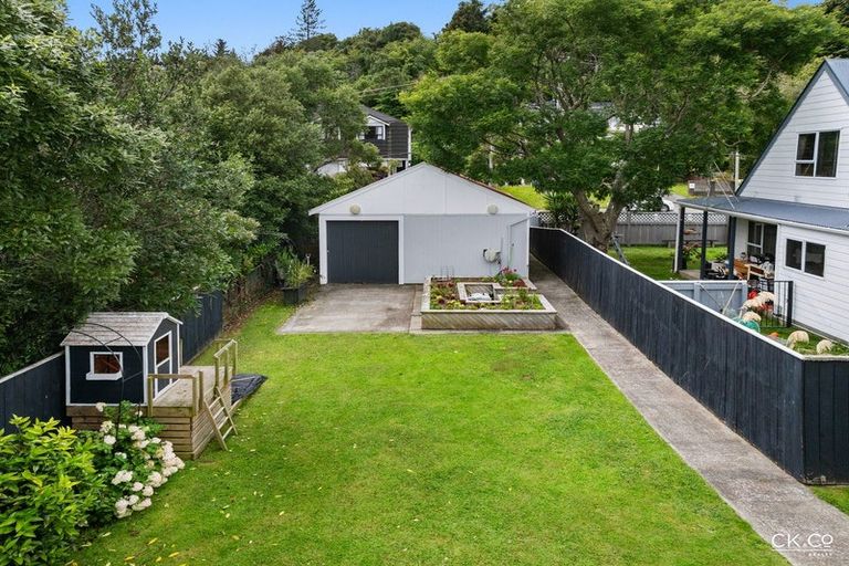 Photo of property in 6 Glen Road, Stokes Valley, Lower Hutt, 5019