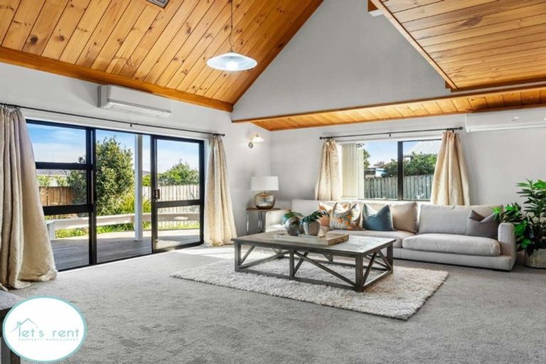 Photo of property in 2/11 Nelson Street, Papakura, 2110