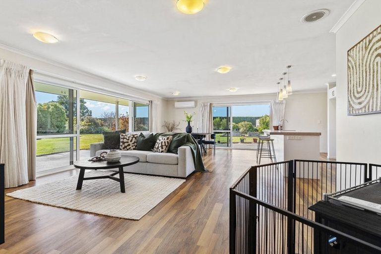 Photo of property in 4 Camellia Lane, Carterton, 5713