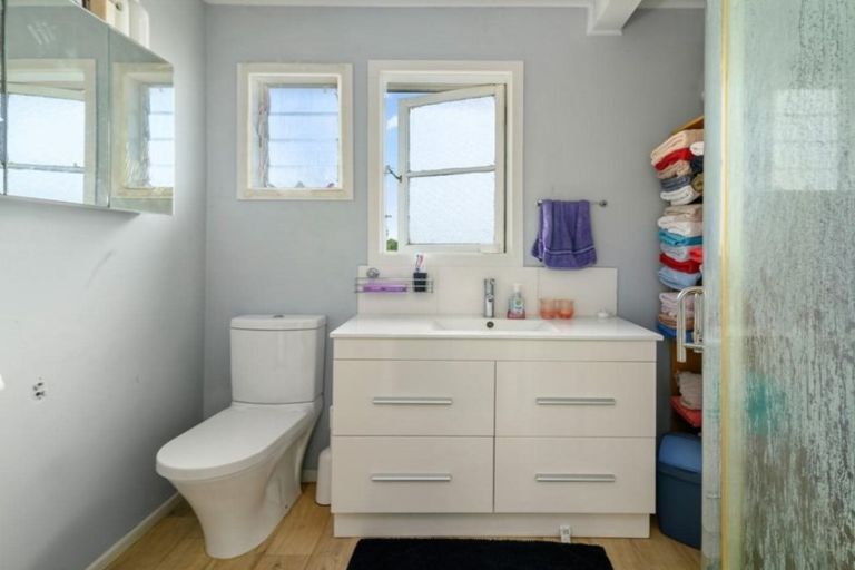 Photo of property in 2 Neil Road, Fairy Springs, Rotorua, 3015