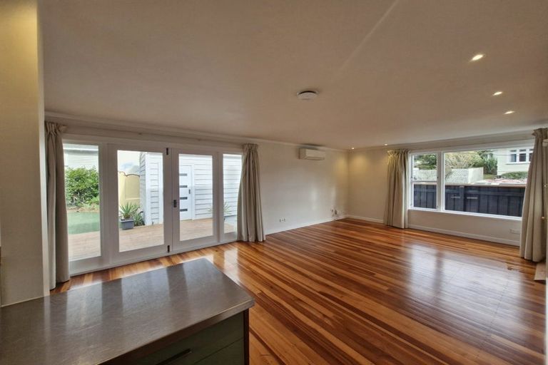Photo of property in 1 Burrows Avenue, Karori, Wellington, 6012