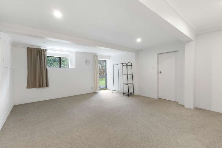 Photo of property in 12 Ash Place, Whalers Gate, New Plymouth, 4310