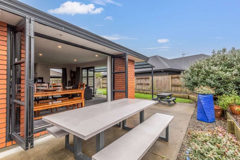 Photo of property in 15 Trump Place, Kelvin Grove, Palmerston North, 4414