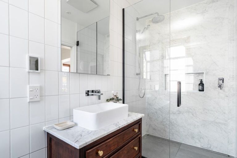 Photo of property in Norton Flats, 3/302 Willis Street, Aro Valley, Wellington, 6011