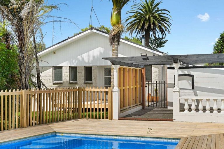 Photo of property in 14 Totara Drive, St Andrews, Hamilton, 3200