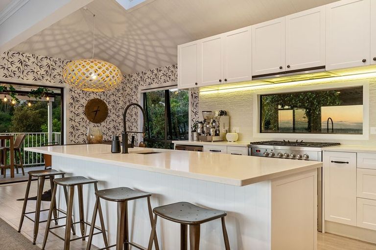 Photo of property in 5 Poaka Place, Beach Haven, Auckland, 0626