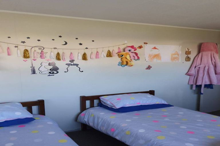 Photo of property in 9 Balwyn Place, Clendon Park, Auckland, 2103