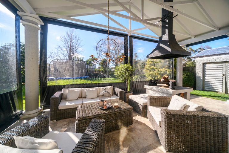 Photo of property in 6 Carlton Avenue, Palmerston North, 4414