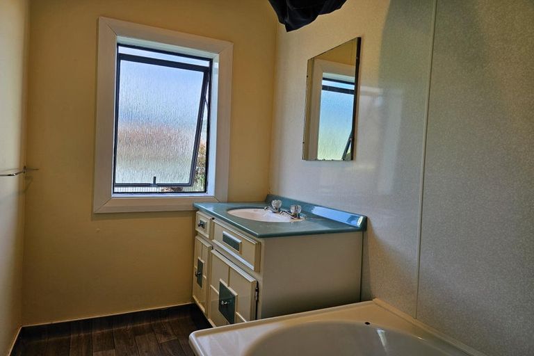 Photo of property in 15 Main Road, Whataroa, 7886