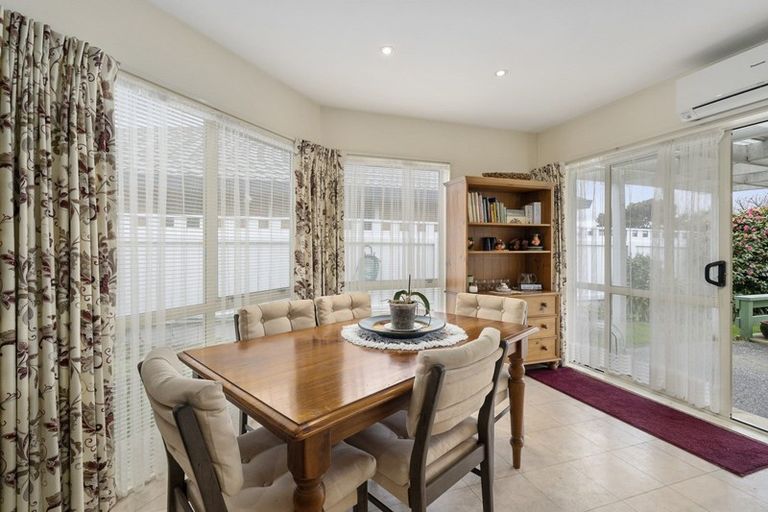 Photo of property in 5 Lorna Irene Drive, Raumati South, Paraparaumu, 5032