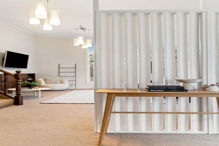 Photo of property in 42 Grenada Avenue, Forrest Hill, Auckland, 0620