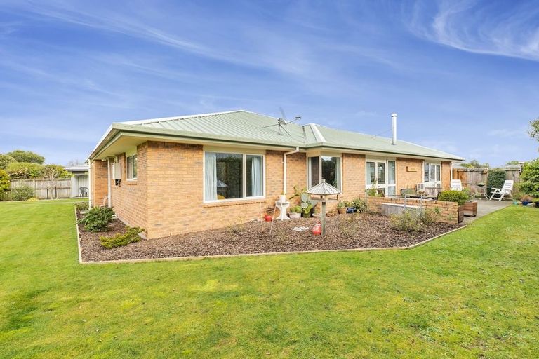 Photo of property in 6 Oldham Place, Darfield, 7510