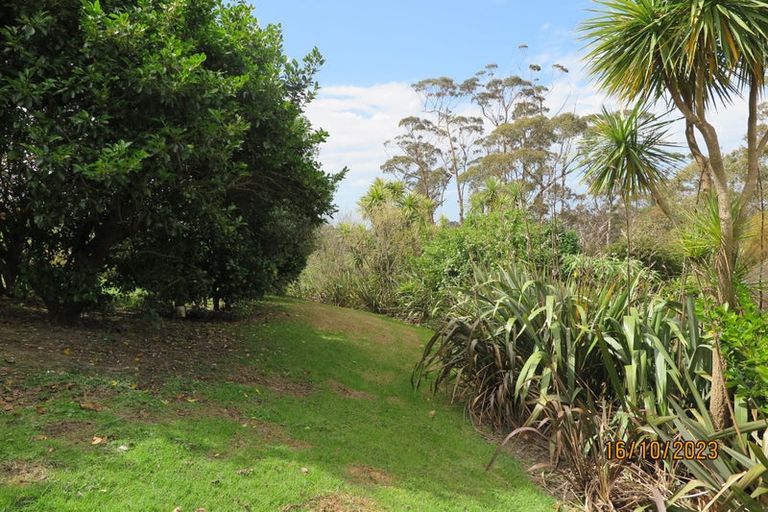 Photo of property in 6a Roberts Road, Matakatia, Whangaparaoa, 0930