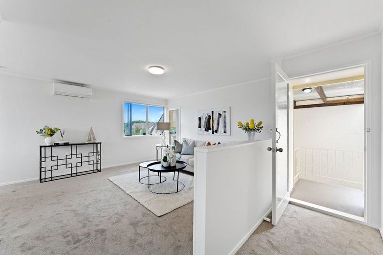 Photo of property in 2/48 Archmillen Avenue, Pakuranga Heights, Auckland, 2010