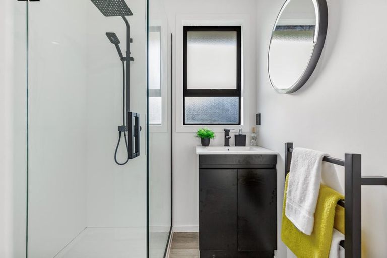 Photo of property in 38 Meilland Place, Glen Eden, Auckland, 0602