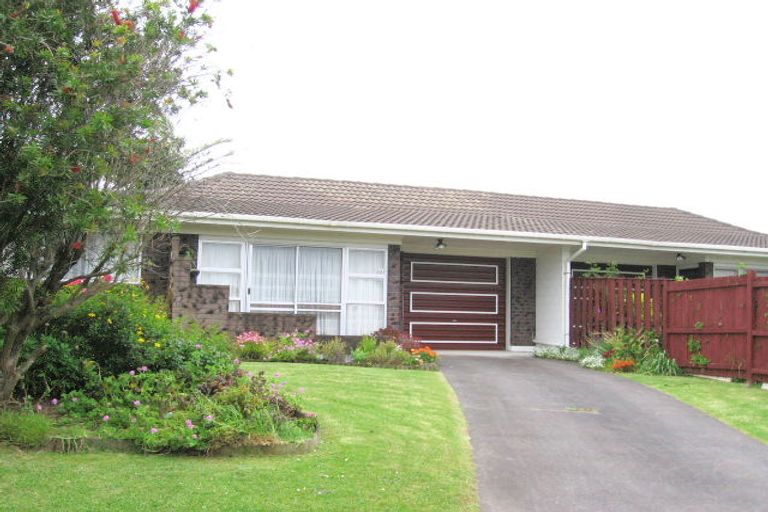 Photo of property in 2/4 Palm Court Drive, Glen Eden, Auckland, 0602