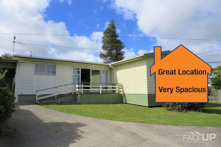 Photo of property in 49 Flanshaw Road, Te Atatu South, Auckland, 0610
