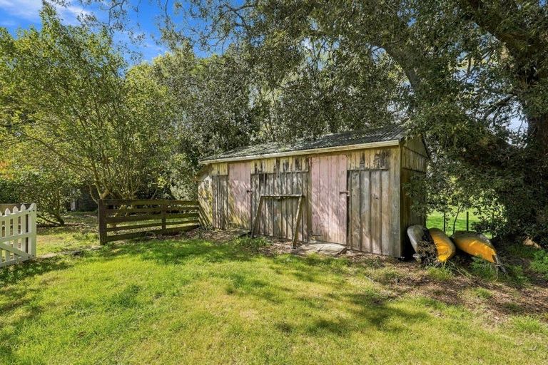 Photo of property in 2059 State Highway 16, Helensville, 0875