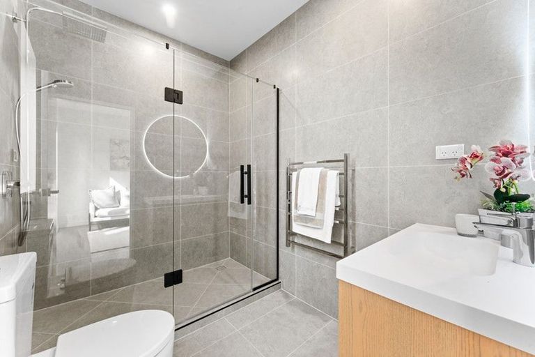 Photo of property in 3 Anehu Place, Greenhithe, Auckland, 0632