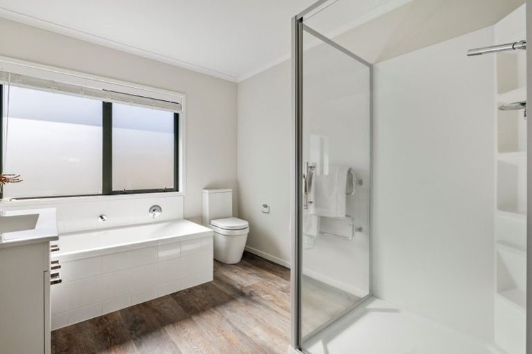 Photo of property in 11 Kahuparere Crescent, Pyes Pa, Tauranga, 3112