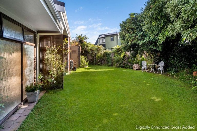 Photo of property in 2 Exeter Place, Tihiotonga, Rotorua, 3015