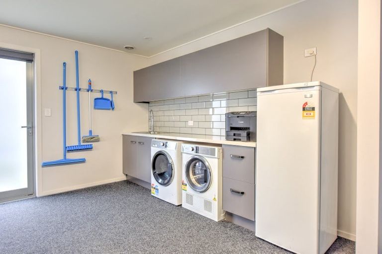 Photo of property in 130 Kakapo Street, Gore, 9710