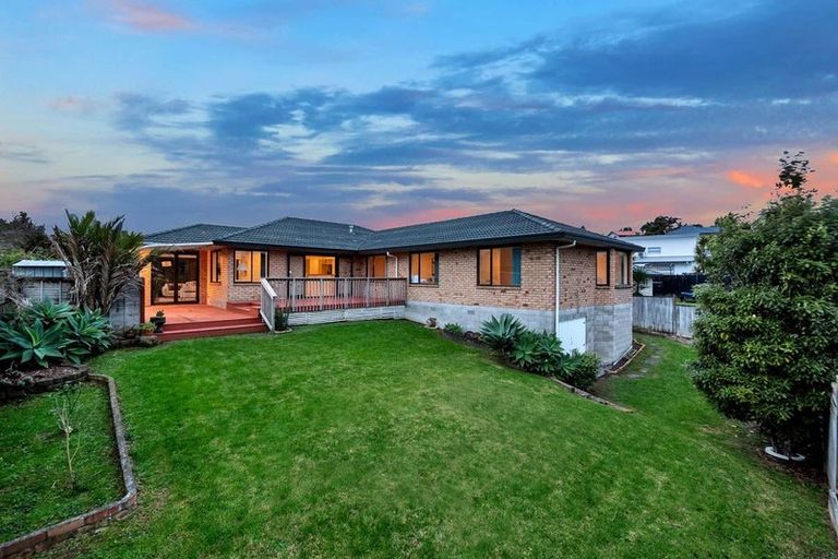 Photo of property in 16 Brittany Drive, Henderson, Auckland, 0612