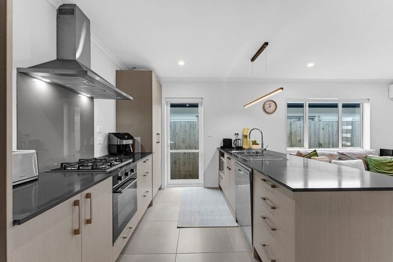 Photo of property in 101 Kuaka Drive, Takanini, 2112