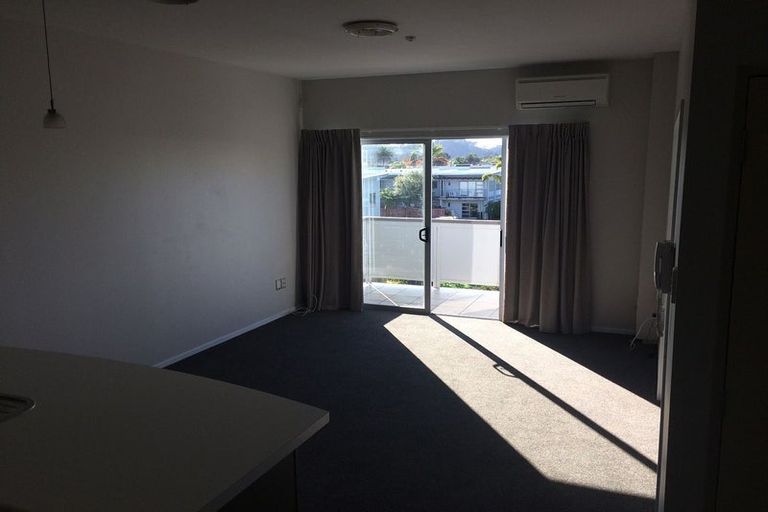 Photo of property in 6/26 Lovell Court, Rosedale, Auckland, 0632