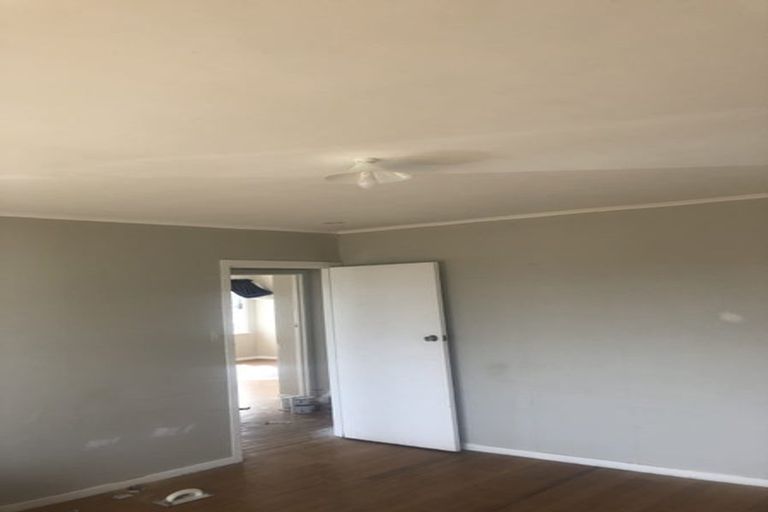 Photo of property in 1/33 Roberts Road, Glenfield, Auckland, 0629