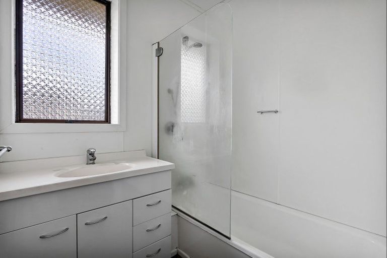 Photo of property in 72 Reid Avenue, Hawera, 4610