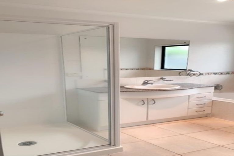 Photo of property in 7 Caltra Place, East Tamaki, Auckland, 2016