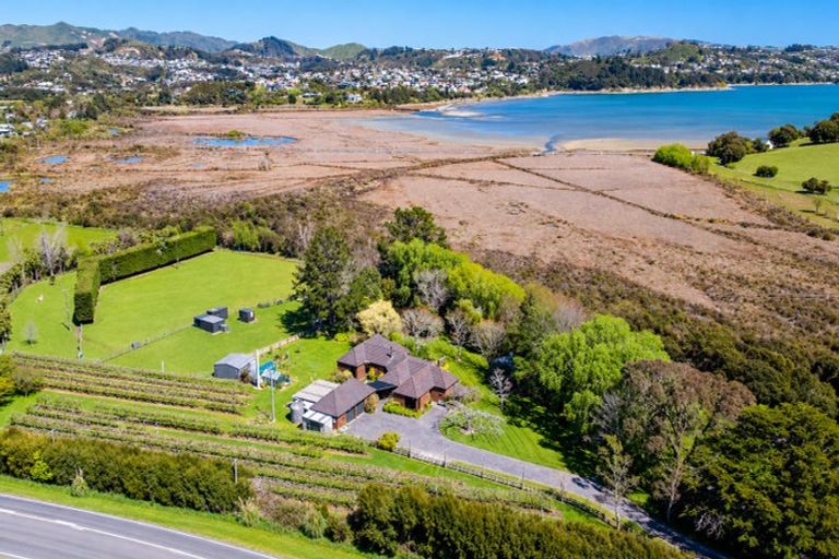 Photo of property in 119 Paekakariki Hill Road, Pauatahanui, Porirua, 5381