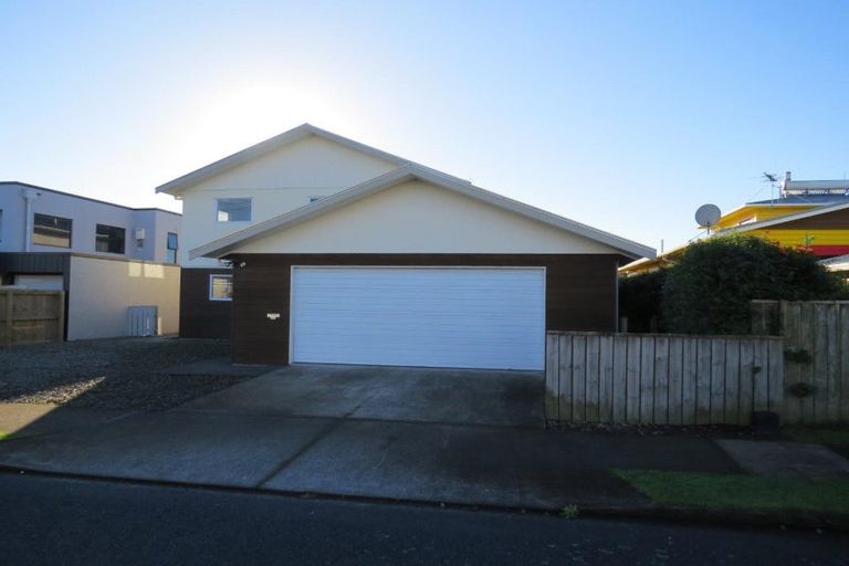Photo of property in 17 Princes Street, Fitzroy, New Plymouth, 4312